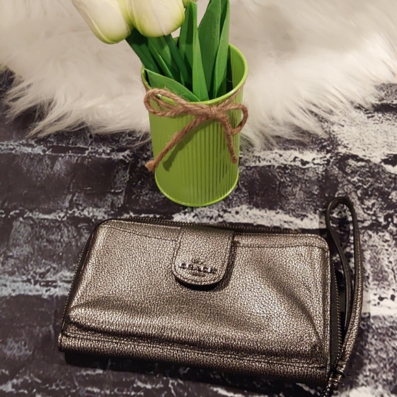 COACH METALIC WRISTLET - Picture 5 of 12